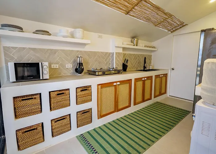 Kala Zoe Beachfront Living モアルボアル