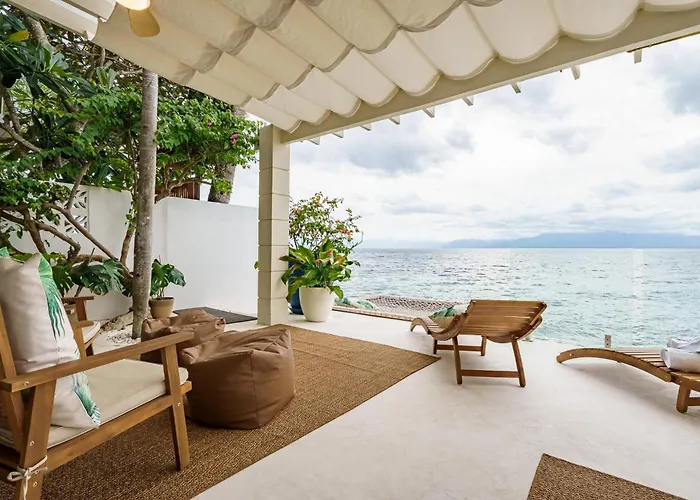 Kala Zoe Beachfront Living モアルボアル
