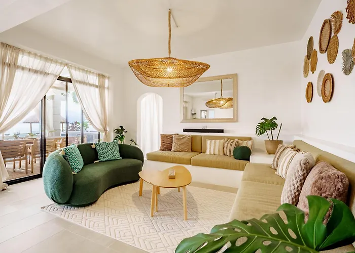 ヴィラ Kala Zoe Beachfront Living