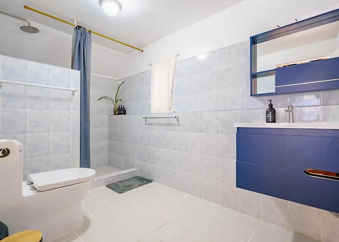 Kala Zoe Beachfront Living モアルボアル